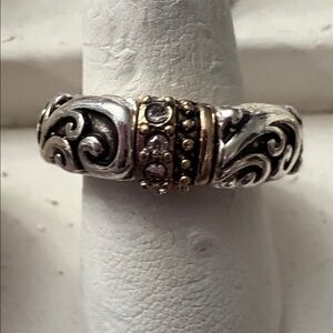 Elegant Silver Swirl Ring